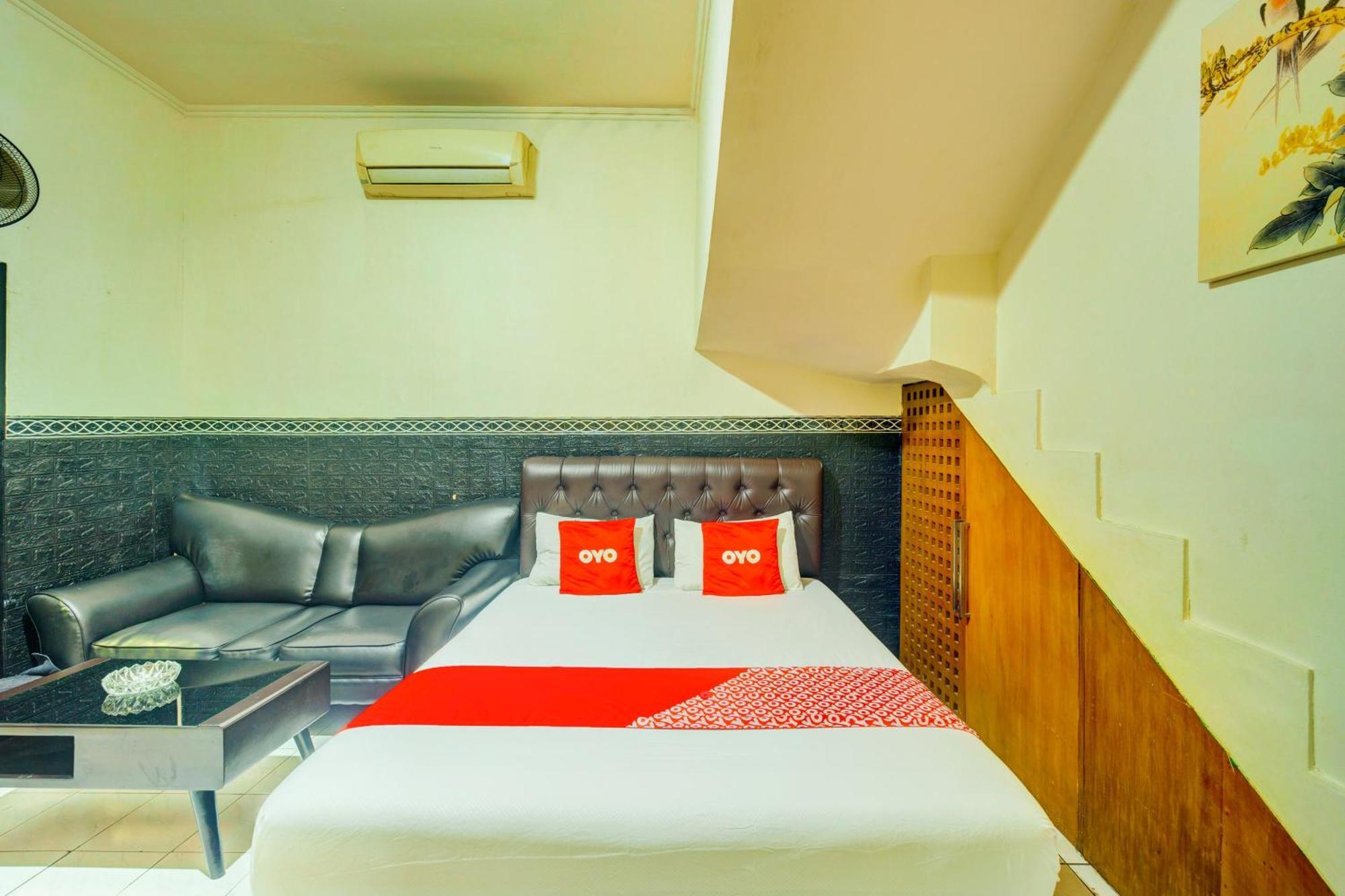 Oyo 93132 Modom Homestay Near Rs Islam Jakarta Pondok Kopi Exteriér fotografie