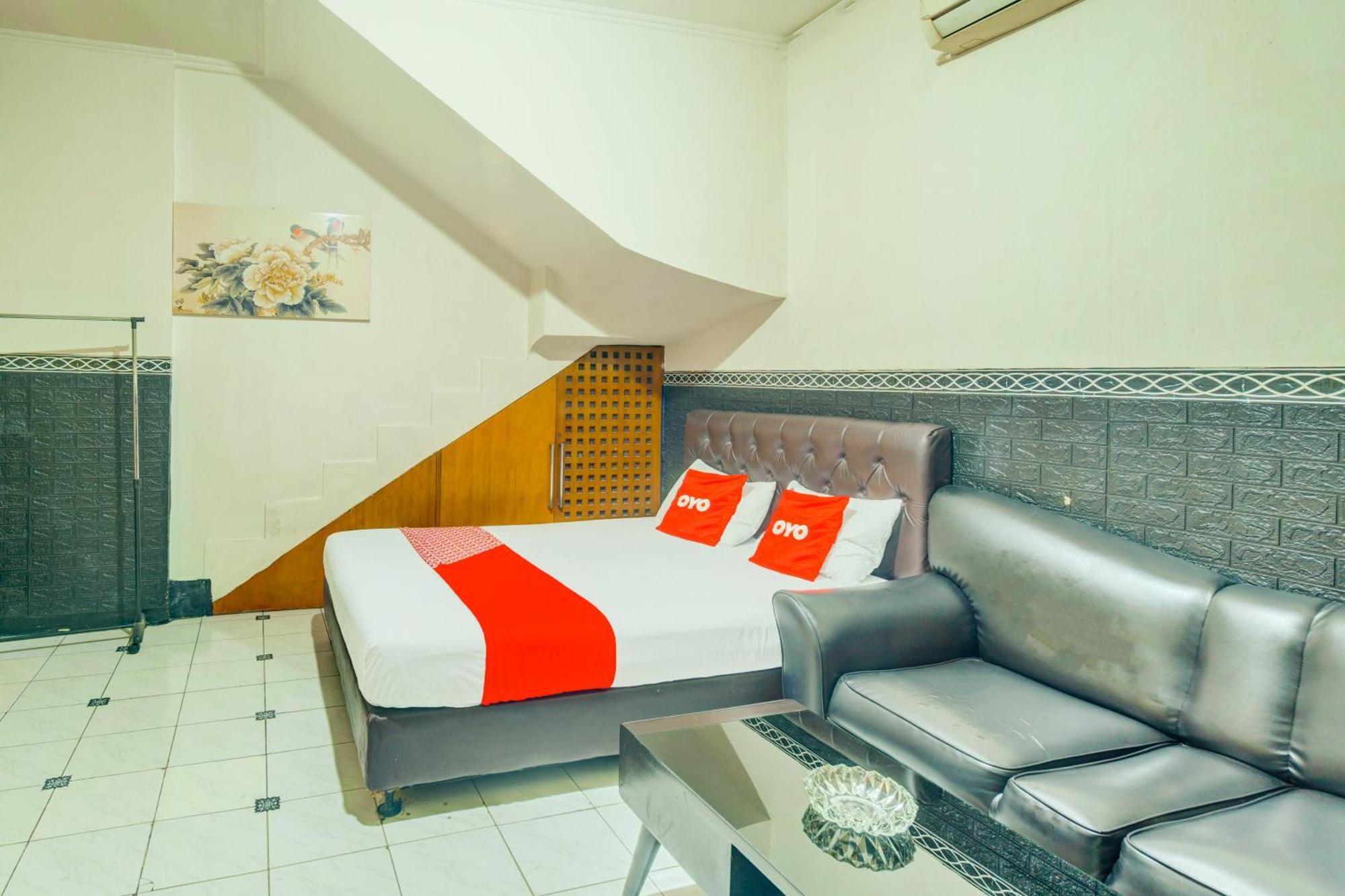 Oyo 93132 Modom Homestay Near Rs Islam Jakarta Pondok Kopi Exteriér fotografie
